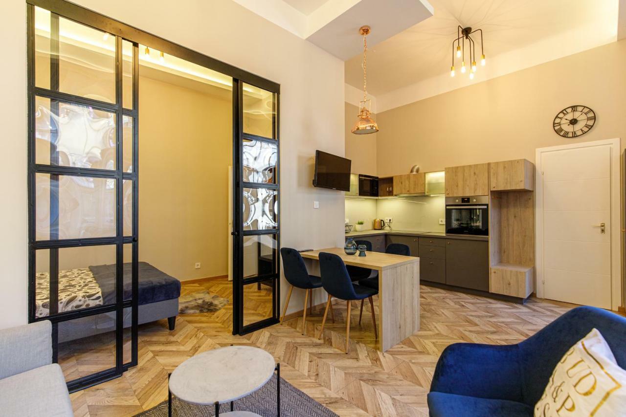 E13 - Elegant Apartamento