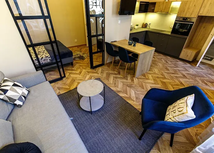E13 - Elegant Apartment